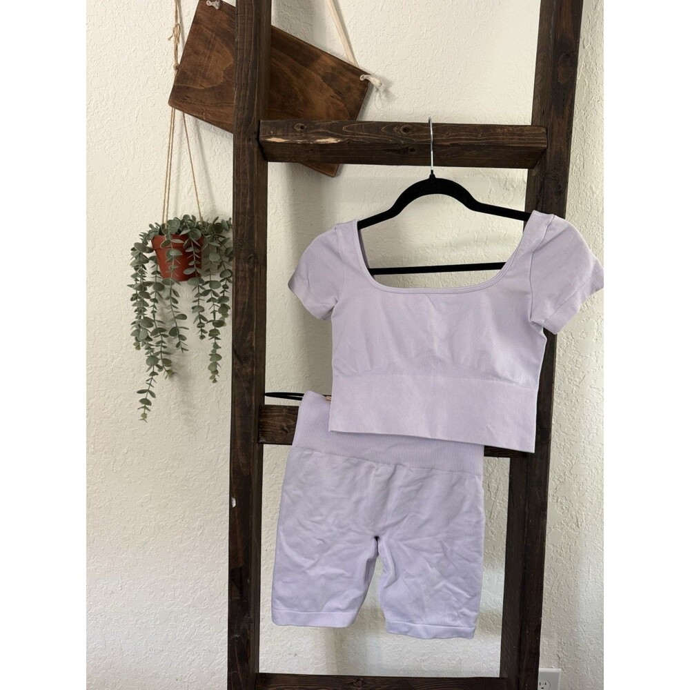 GUESS Active Set XS Lavender Seamless Crop Top & Leggings / Biker Shorts 3 Piece